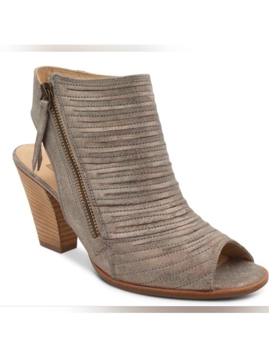 Paul Green Shoes - Paul Green Cayanne Peep-Toe Leather Booties in a Metallic Silver, Size 6.5